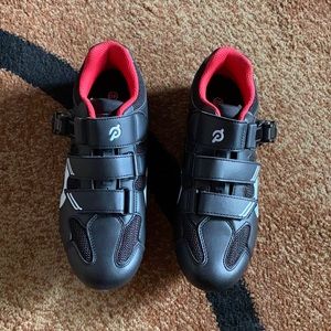 Peloton cycling shoes with cleats